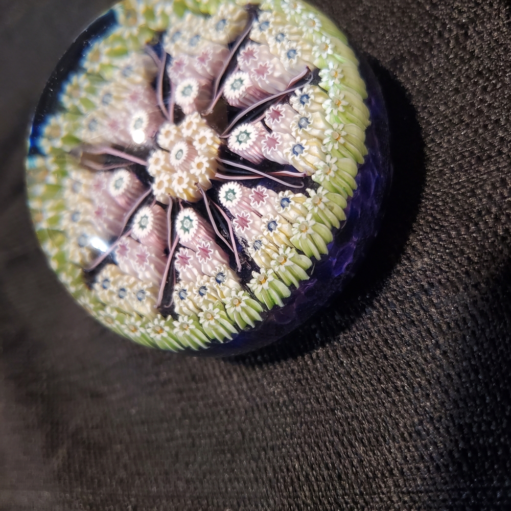 Perthshire Exquisite .millifiori  Glass Art Paperweight - Picture 3 of 11